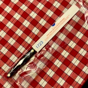 New in packaging 1723 Cutco 9” carver